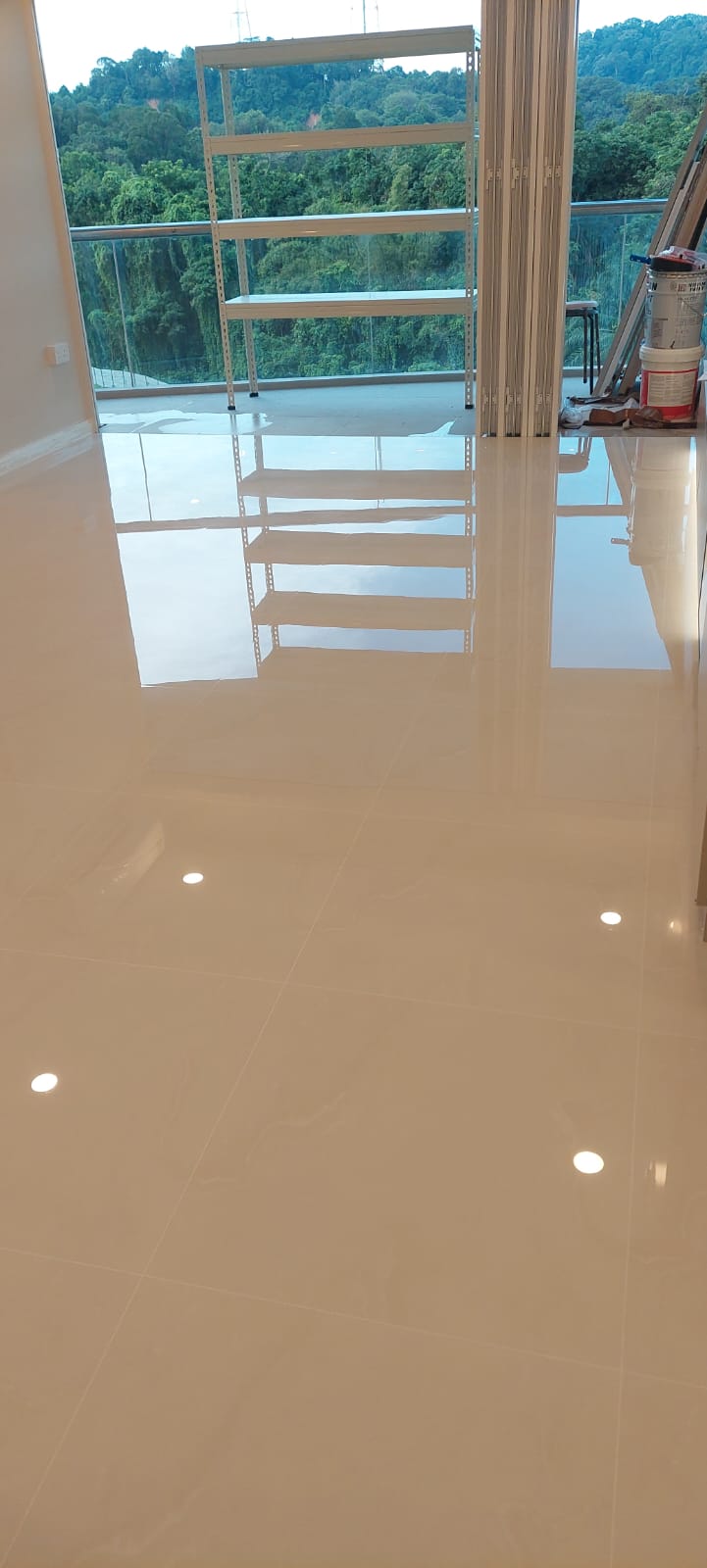 Homogeneous tiles polishing service