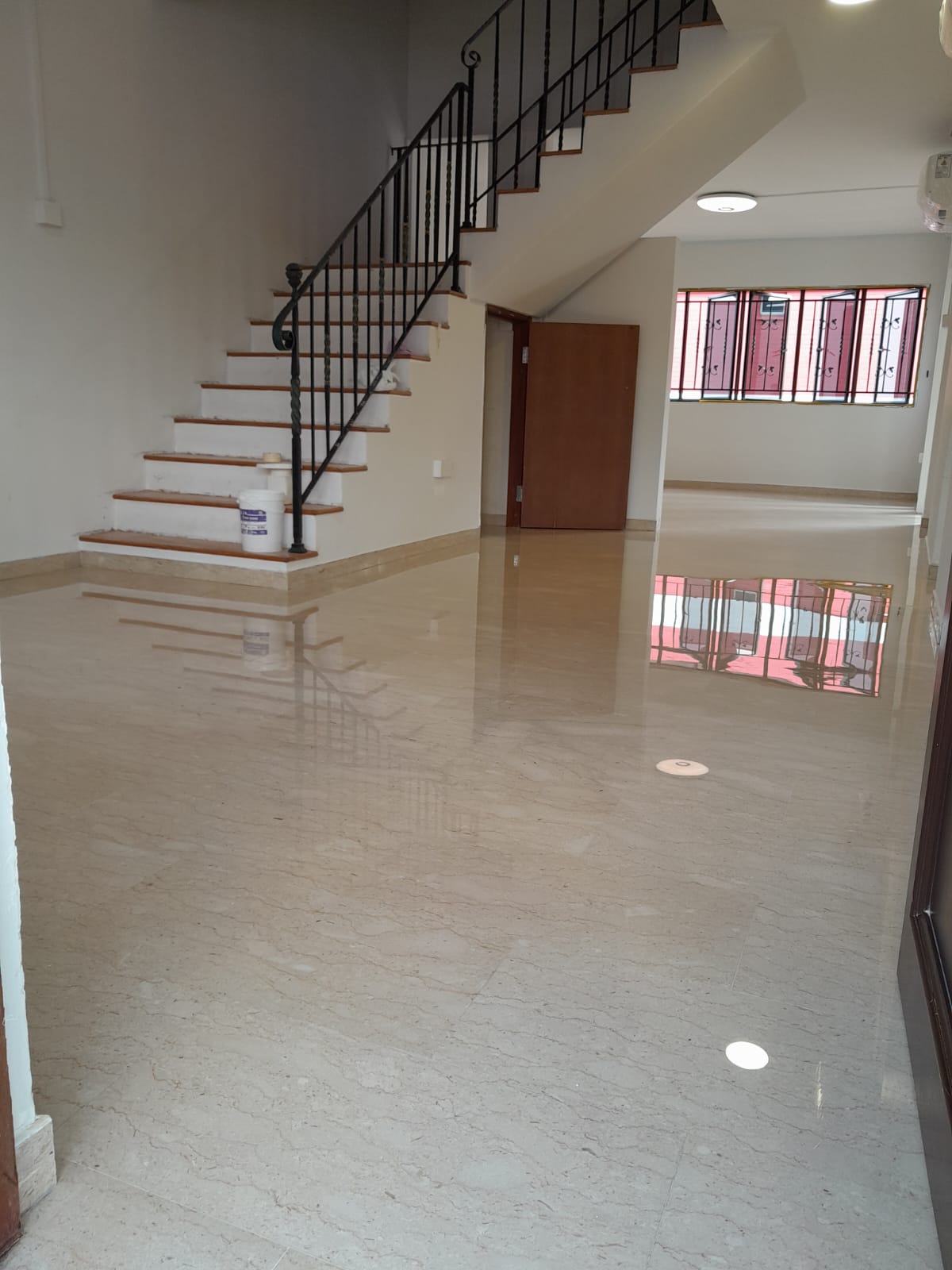 Marble polishing service