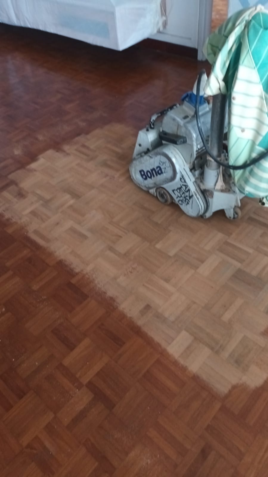Parquet floor sanding n varnish